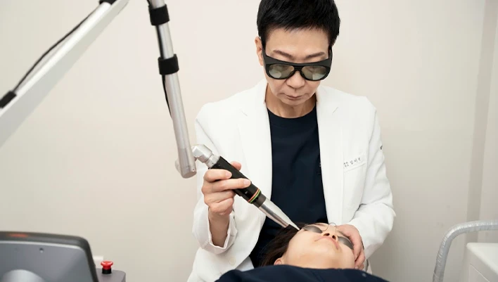 皮膚疾患、なぜ皮膚科専門医による治療を受けるべきなのでしょうか？